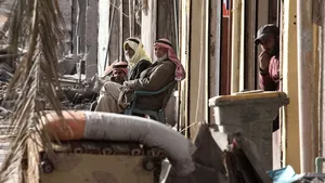 Camioanele evacuează civilii din enclava din Siria controlată de gruparea Stat Islamic - oficial SDF