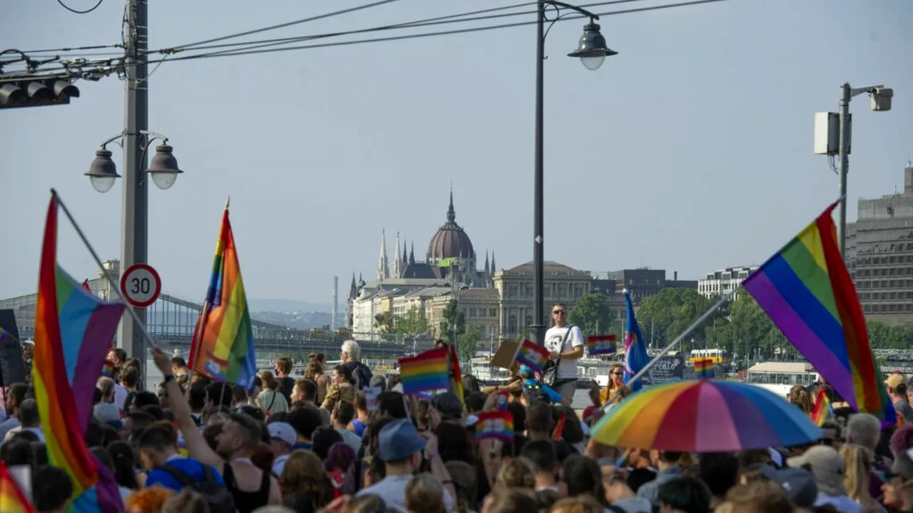 Cinci țări din Europa au emis avertismente de călătorie pentru cetățenii care participă la marșul Pride din Budapesta