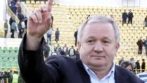 Porumboiu: Dacă Dorinel Munteanu nu-şi reziliază contractul, voi plăti doi antrenori