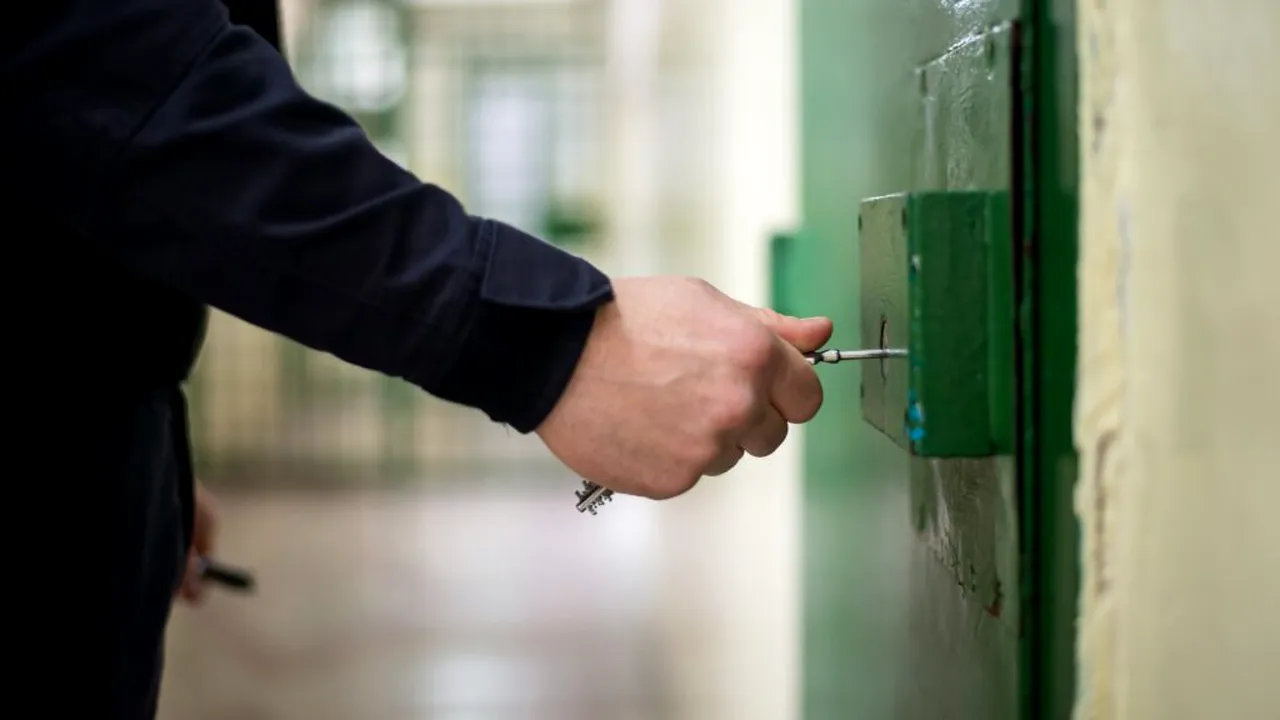 Sindicatele din Penitenciare amenință că vor bloca sistemul dacă Guvernul va elimina norma de hrană