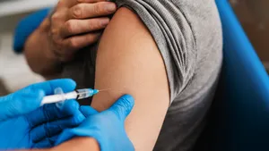 Moderna retrage cererea pentru vaccinul combinat împotriva gripei și Covid-19