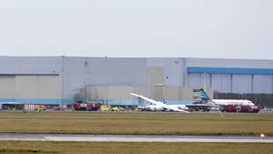 VIDEO Trenul de aterizare al unui avion de pasageri a cedat pe aeroportul din Amsterdam 