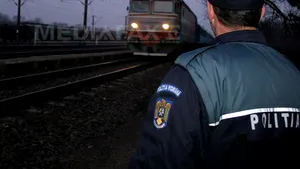 Calea ferată Râmnicu Vâlcea-Sibiu, avariată din cauza unui TIR