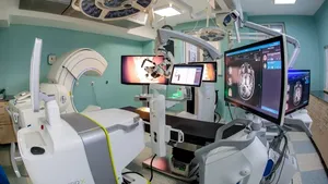 Medicii ieşeni au salvat viaţa unui copil de 10 ani printr-o operaţie complexă la creier
