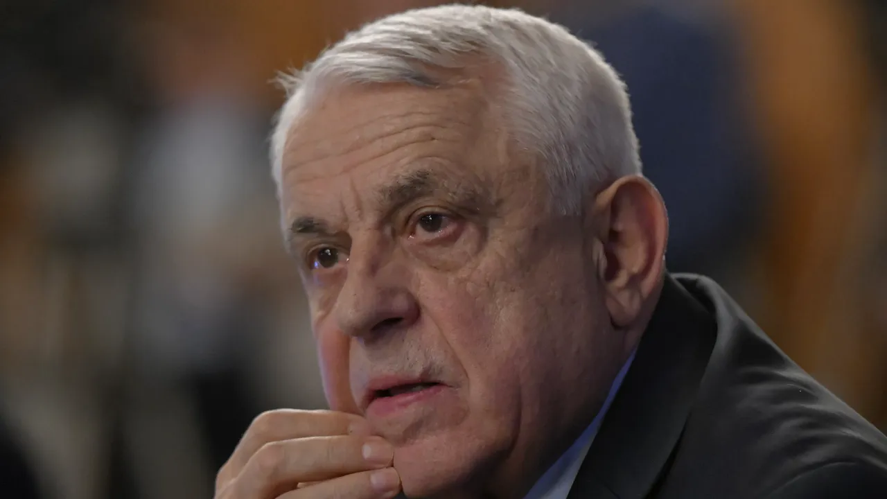 COMENTARIU Sorin Avram: Jos Daea! Dar de ce nu şi jos Aurescu!? Pentru că miroase a ţigări de foi