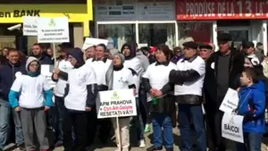 Locuitorii din Băicoi protestează în stradă, cerând interzicerea deşeurilor periculoase în zonă. Ce spune administratorul depozitului -VIDEO