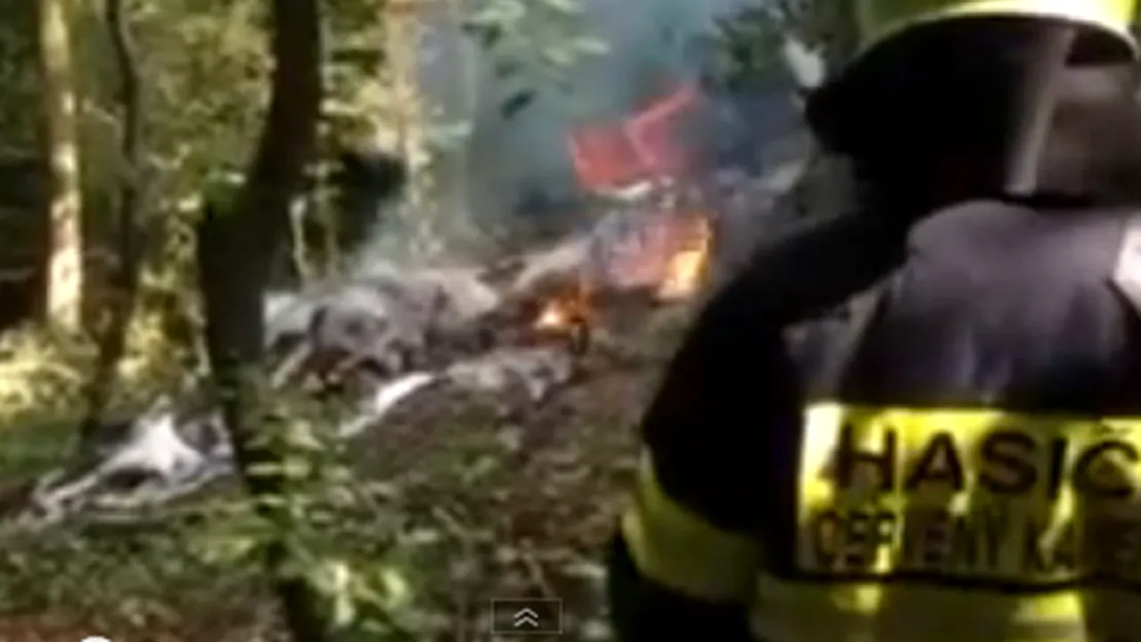 Şapte morţi în Slovacia, în urma unei coliziuni între două avioane cu paraşutişti la bord