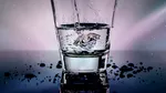 Ce se întâmplă cu microplasticele odată ajunse în apă. Descoperirea care ridică noi îngrijorări pentru sănătate