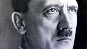O fotografie uriaşă a lui Hitler, afişată în centrul Sofiei