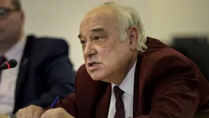 Percheziţii la primării care au obţinut finanţare de la Fondul de Dezvoltare şi Investiţii. Ion Ghizdeanu ar fi urmărit penal 