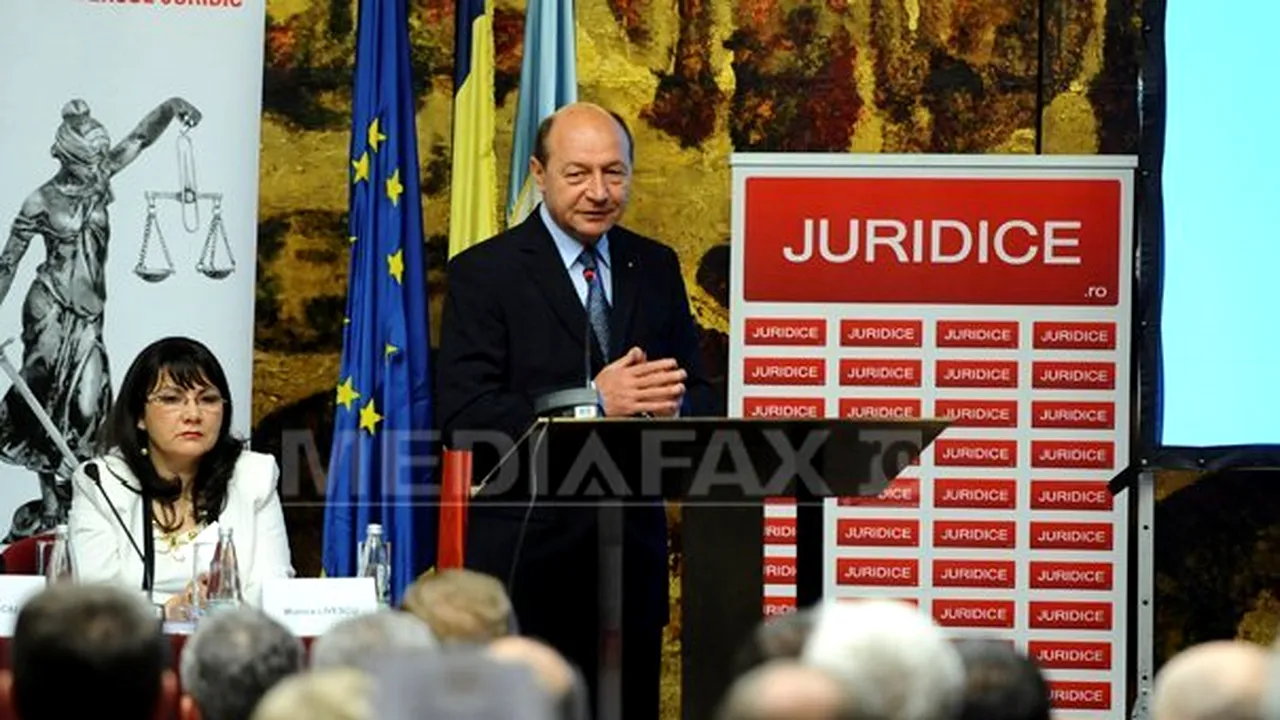 Băsescu: Trebuie să ne integrăm în Schengen şi zona euro înainte de revizuirea tratatelor UE