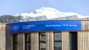 Trump și restul lumii la Davos / 2000 de oameni au ieșit să protesteze împotriva Forumului și a lui Trump / Probabil, cea mai importantă ediție a Forumului de la Davos
