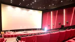 Mii de oameni călătoresc sute de kilometri doar ca să vadă același film. Explicația fenomenului