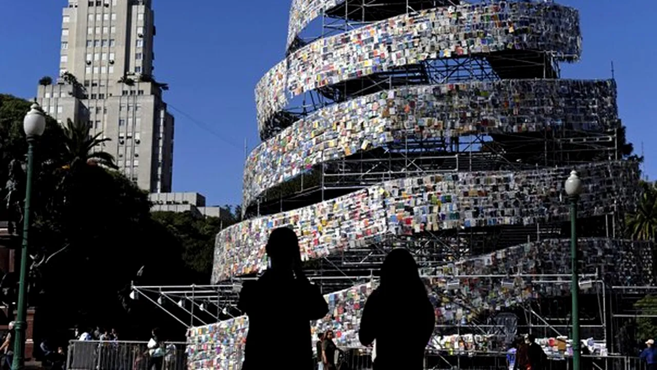 Turnul Babel cultural: 30.000 de cărţi unesc toate rasele pământului