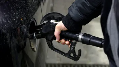 EXTERNE Lombardia interzice din octombrie circulația mașinilor diesel Euro 5. Cum au evitat măsura celelalte regiuni din Italia