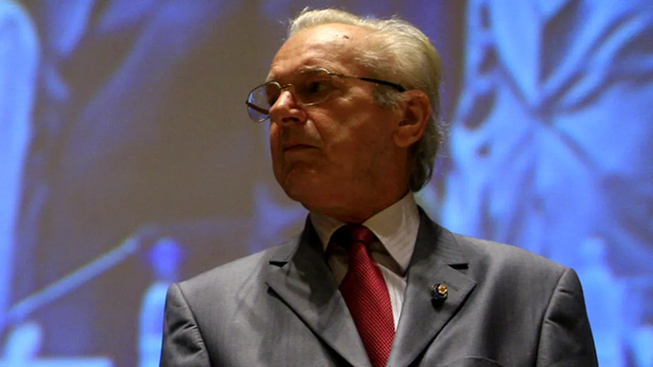 Lucian Bolcaş REFUZĂ numirea la Curtea Constituţională