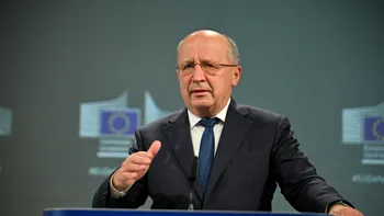 EXTERNE Comisar european: UE trebuie să ia în considerare constituirea unei armate comune