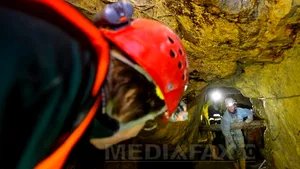PROTEST la Roşia Montană: Cei 33 de mineri blocaţi în subteran în septembrie, din nou în mină. Angajaţii RMGC cer aprobarea proiectului minier