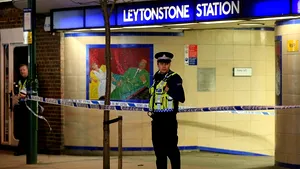 Suspectul în atacul cu cuţitul de la metroul din Londra, inculpat pentru tentativă de omor