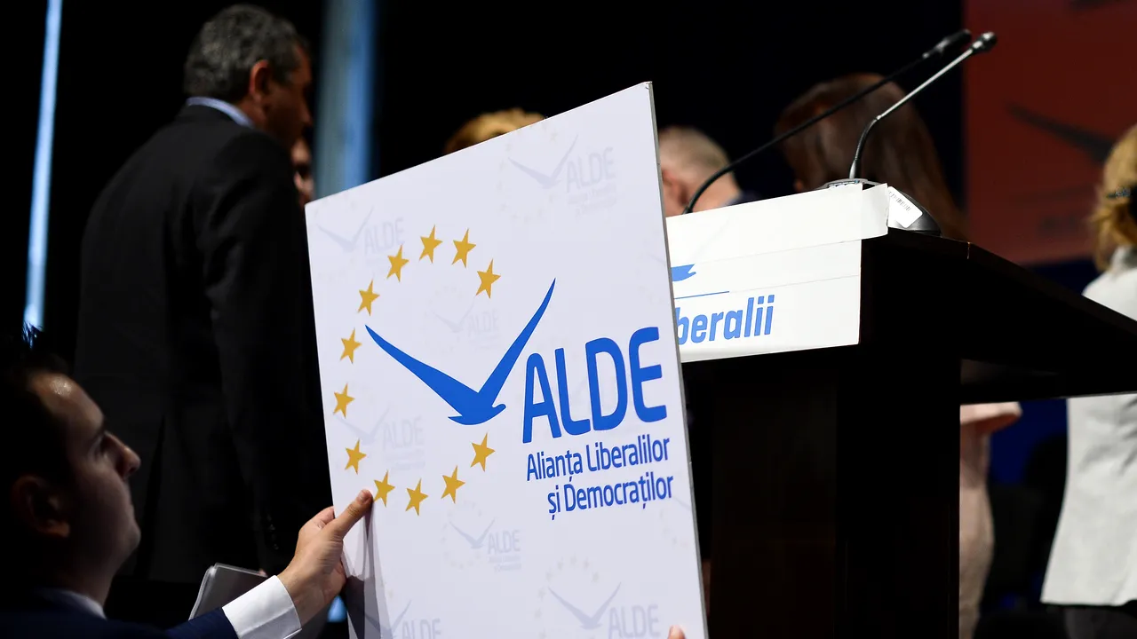 Preşedinte TLDE: USR îşi continuă campania mincinoasă privind apartenenţa la grupul ALDE european