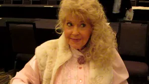 Actriţa americană Donna Douglas a murit la vârsta de 81 de ani