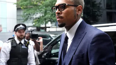 ENTERTAINMENT Chris Brown, obligat să plătească milioane de dolari după ce câinele său a atacat o menajeră