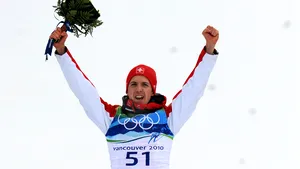 Prima medalie de aur la JO de la Vancouver, câştigată de elveţianul Simon Ammann