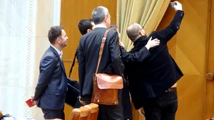 Selfie-urile, la modă printre politicieni în 2019. Ministrul care este cel mai mare fan al acestui stil fotografic