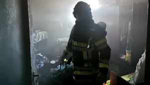 Dezastrul provocat în Galaţi de un bărbat beat care a adormit cu ţigara aprinsă. FOTO