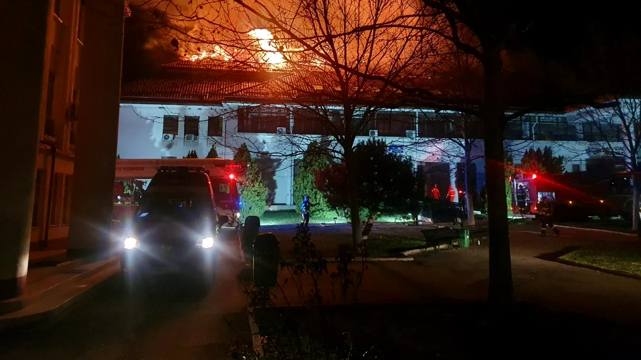 UPDATE. Incendiu la Judecătoria Cornetu/Incendiul a fost lichidat