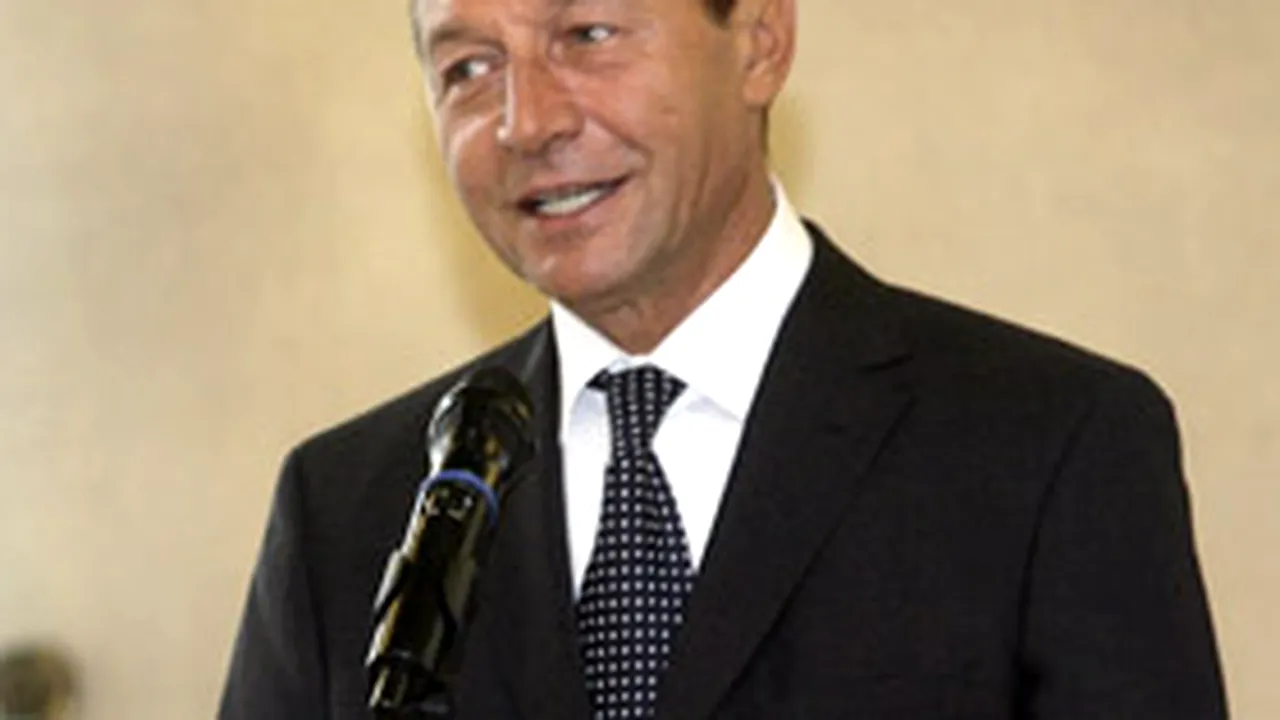 Băsescu despre Sandero Stepway: Nu-mi permit să-mi schimb maşina, dar dacă am ocazia, o să o conduc