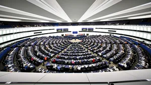 Parlamentul European a votat excluderea a 90% dintre companii de la taxa vamală pe carbon