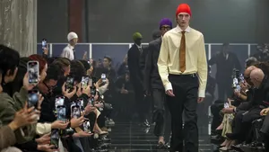 Prada aduce noua Colecţie Toamnă-Iarnă 2024-25 pentru bărbaţi