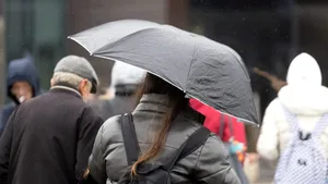 METEO Lapoviță, brumă, vânt extrem: ANM emite Cod portocaliu de vânt într-o regiune a României și Cod galben în toată țara