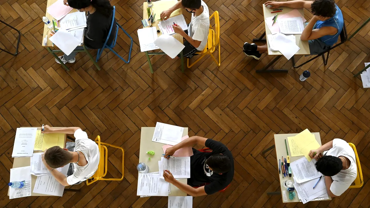Elevii cer desfiinţarea examenului de Bacalaureat: Sistemul liceal trebuie regândit