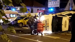 Un poliţist din Sibiu este cercetat după ce a condus pe o stradă cu acces interzis şi a rănit patru persoane 