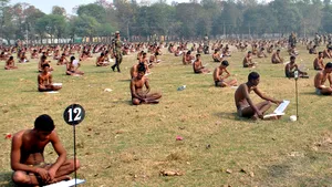 Pentru a preveni copiatul, armata indiană îşi examinează recruţii în lenjerie intimă 