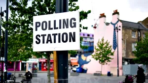 Milioane de alegători se prezintă la urne într-un scrutin decisiv pentru Marea Britanie