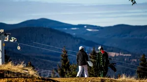 CRĂCIUN 2015 în România: Temperaturi cu 11 grade mai mari faţă de valorile specifice pentru această perioadă. VREMEA se răceşte în ultimele zile din decembrie - FOTO, VIDEO