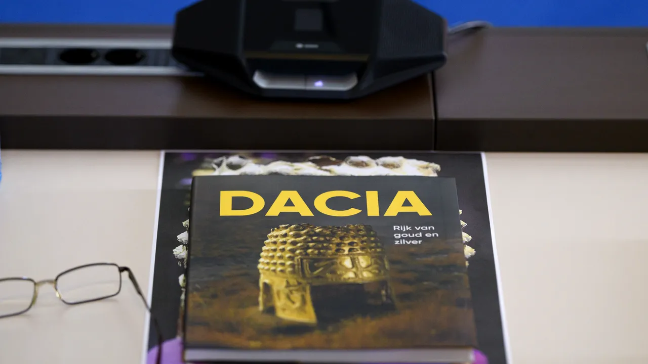 Obiectele din metale preţioase expuse la Muzeul Drents, aduse înapoi în România