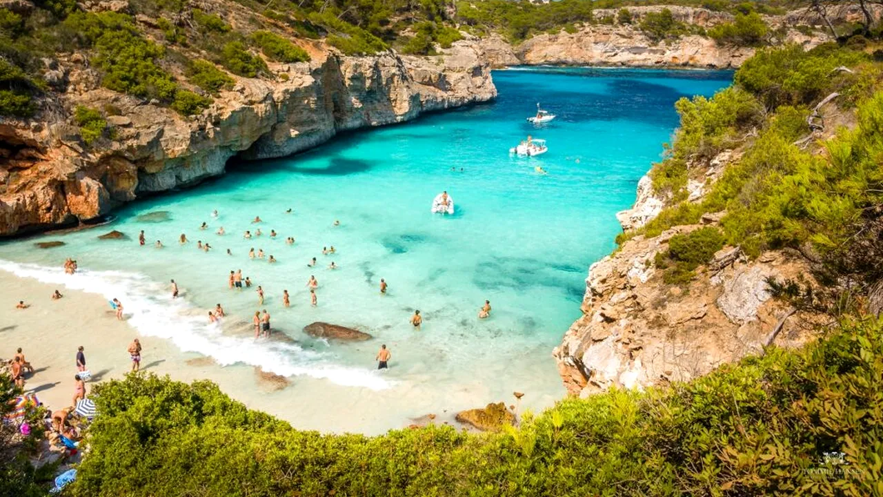 Spania, pe urmele Italiei: mersul la plajă e pe cale să se schimbe