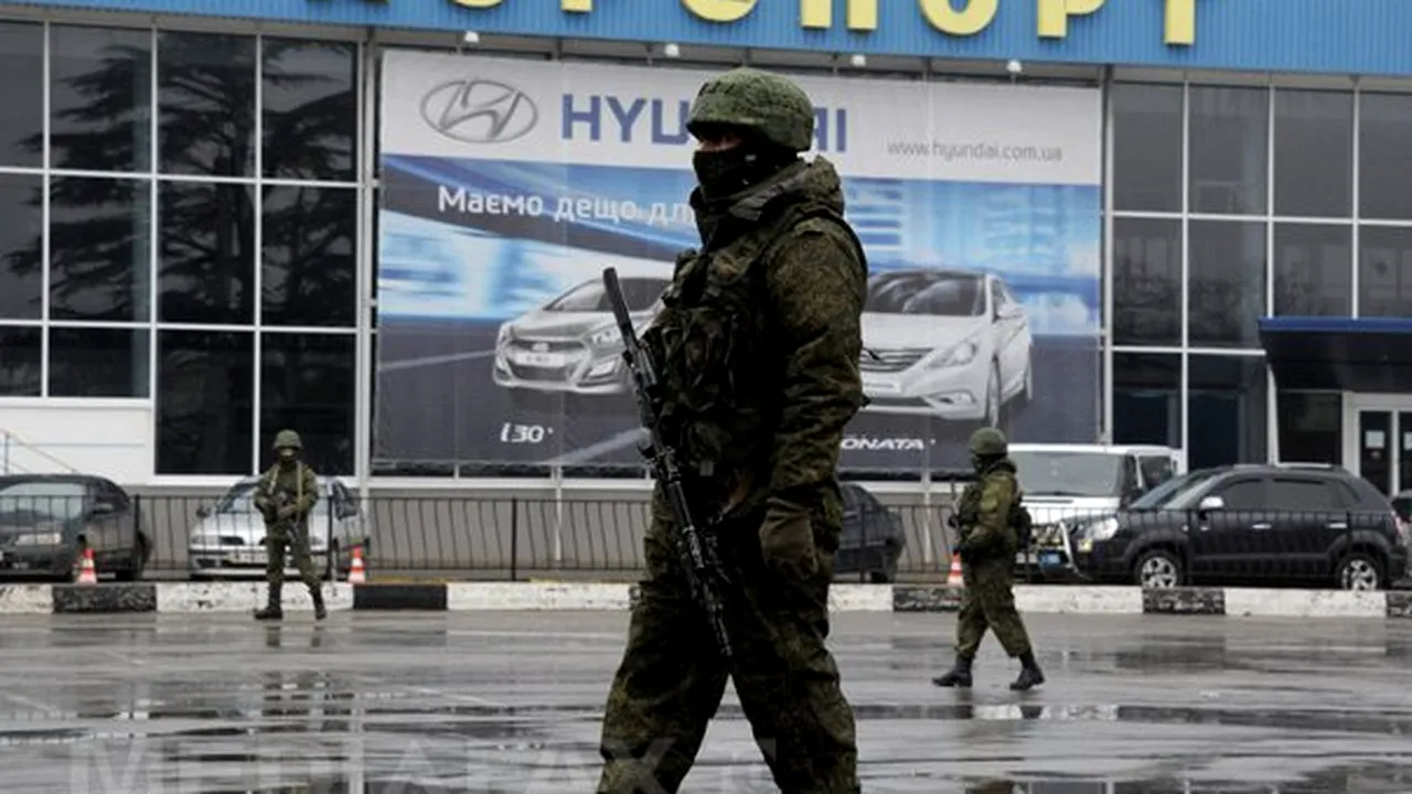 Alertă cu bombă la aeroportul Simferopol din Crimeea. 700 de oameni au fost evacuaţi