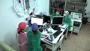 Qatar Airways oferă 100.000 de bilete cadou pentru medicii din prima linie