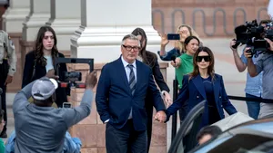 Alec Baldwin i-a dat în judecată pe procurorii care l-au acuzat de omor din culpă