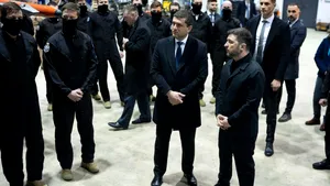 Zelenski a vizitat Baza Aeriană de la Fetești, unde se antrenează ucraineni pentru a deveni piloți de avioane F-16