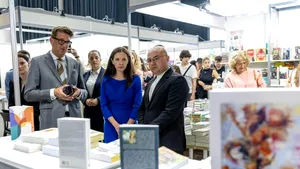 Mirabela Grădinaru, la Chișinău: Nu trebuie să punem cartea și ecranul una împotriva celuilalt