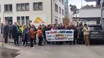Sute de persoane protestează în faţa locuinţei din Elveţia a liderei extremei drepte germane