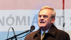 Tokes a atacat în instanţă decizia Consiliului de Onoare al Ordinului 