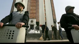 Poliţia a îndepărtat cordonul de securitate din jurul instituţiilor moldovene