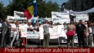 Instructorii auto independenţi au protestat în Bucureşti